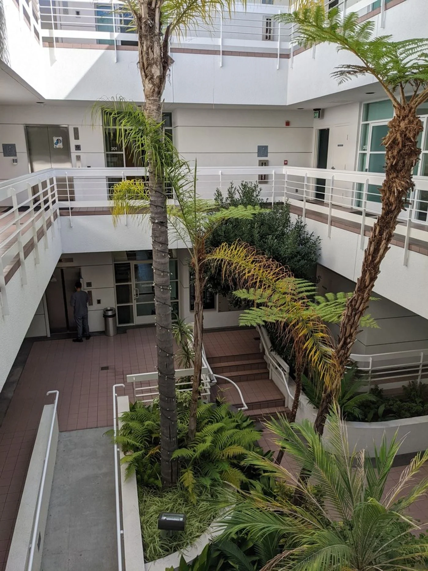 Photo 2 of 3201 Wilshire Blvd, Santa Monica, CA 90403