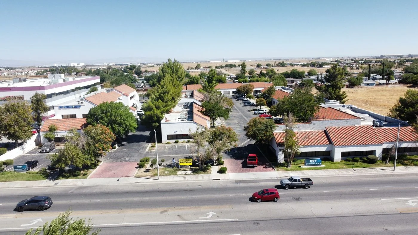 Photo 3 of 1543 E Palmdale Blvd, Palmdale, CA 93550