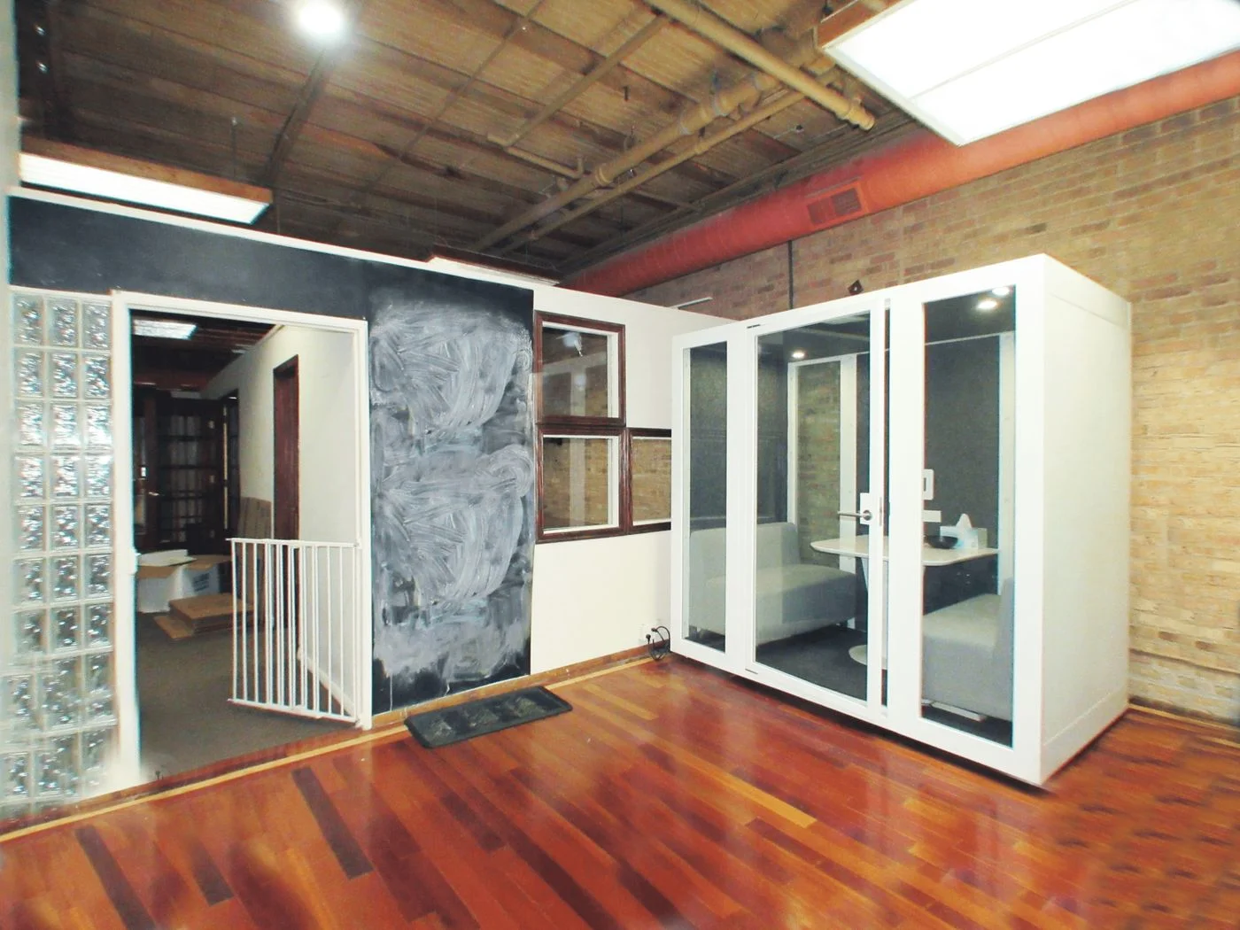 Photo-2 of 117 N Jefferson St, Chicago, IL 60661