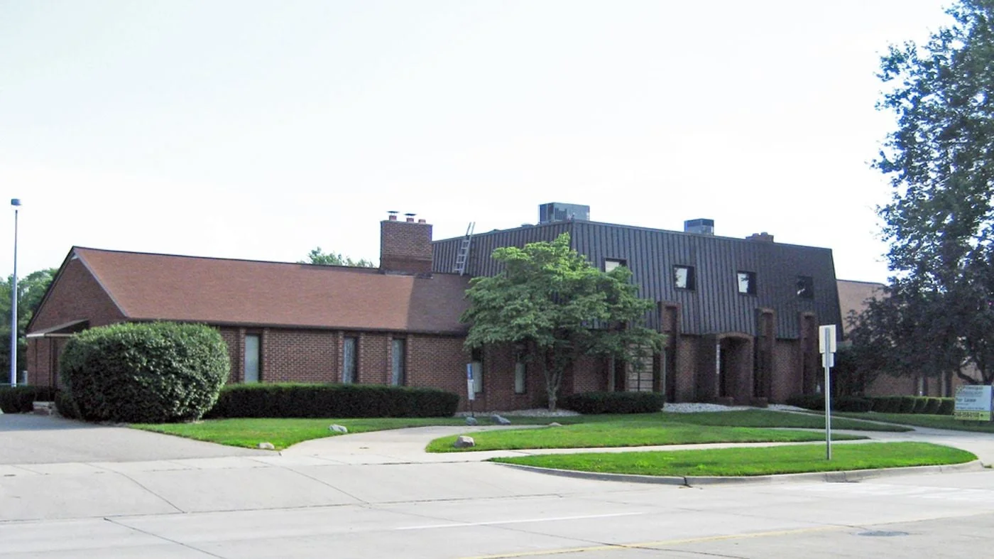 Photo 2 of 20816 E 11 Mile Rd, Saint Clair Shores, MI 48081