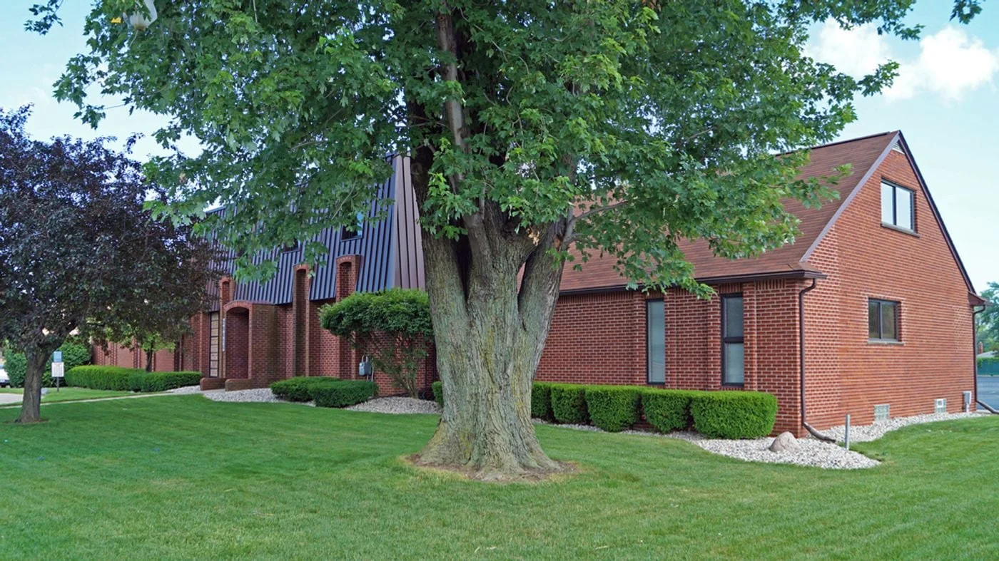 Photo 3 of 20816 E 11 Mile Rd, Saint Clair Shores, MI 48081