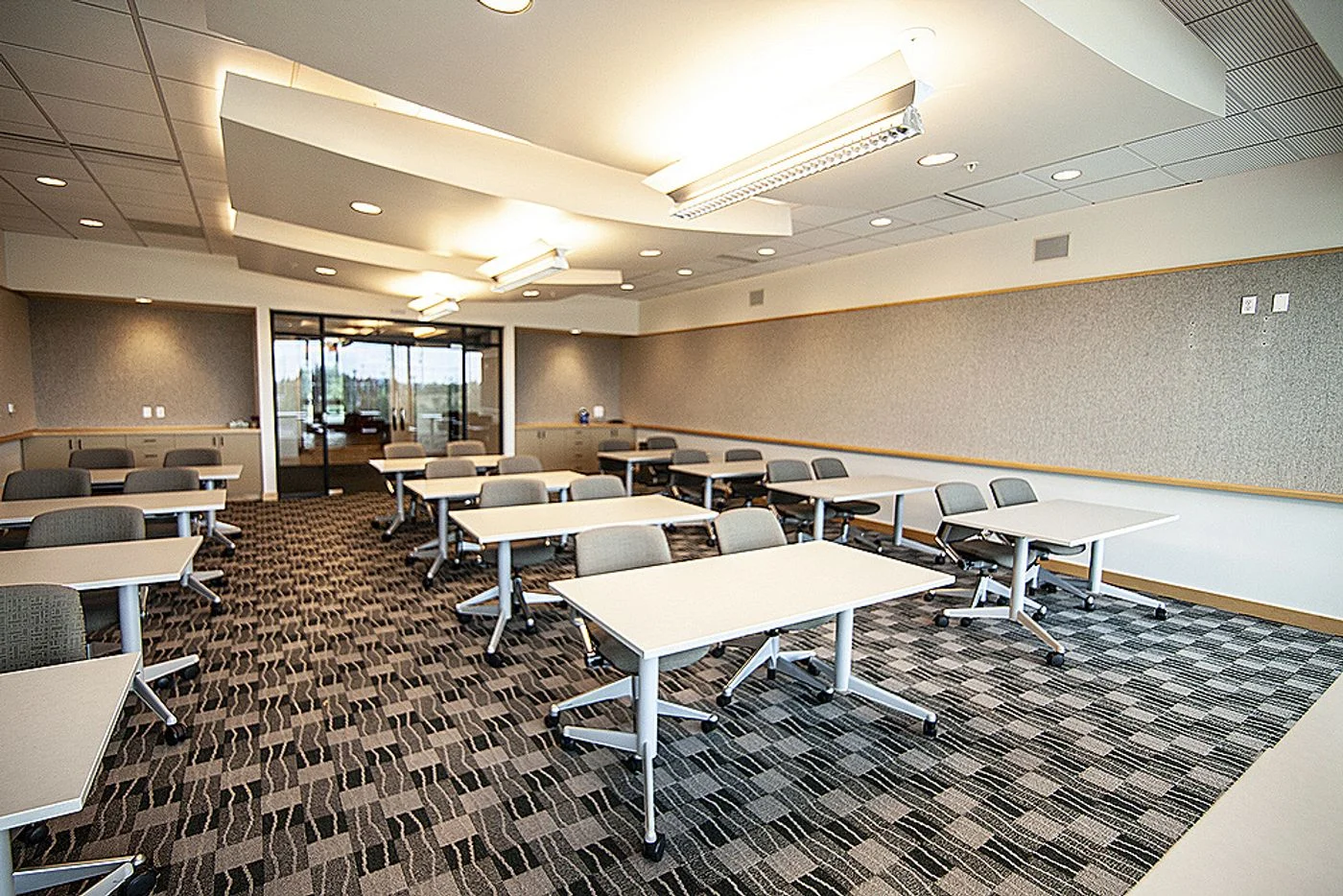 Photo 3 of 9755 SW Barnes Rd, Portland, OR 97225