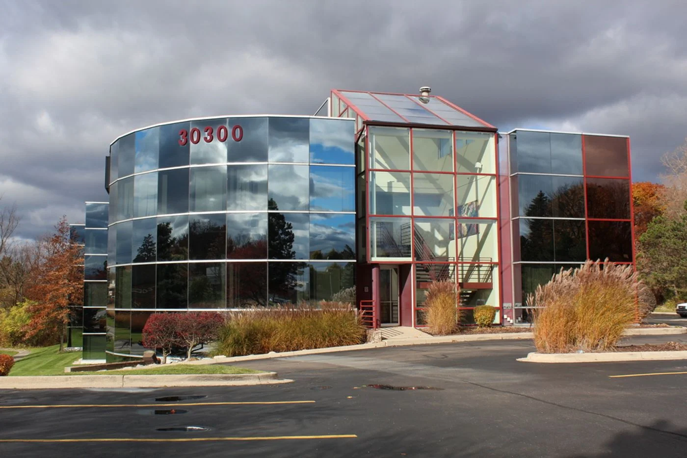 Photo 2 of 30300 Northwestern Hwy, Farmington Hills, MI 48334