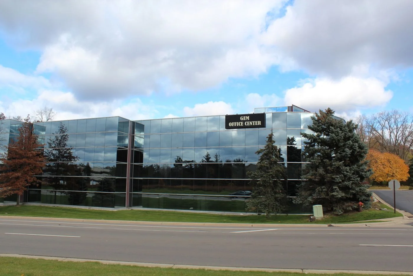 Photo 3 of 30300 Northwestern Hwy, Farmington Hills, MI 48334