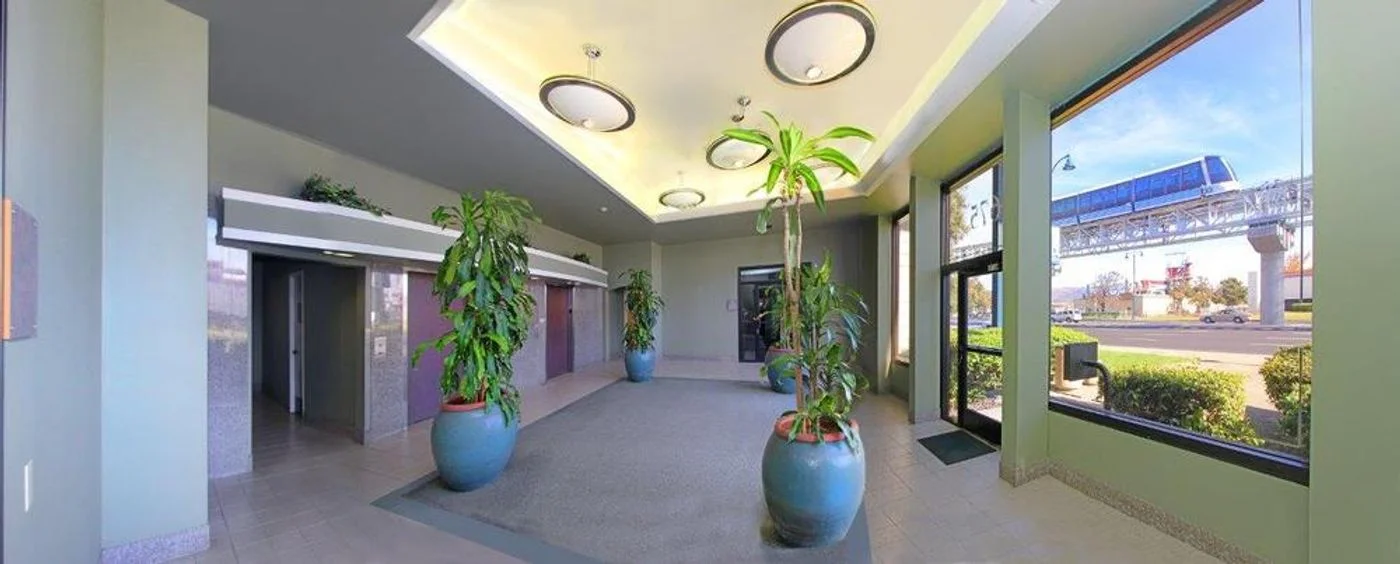 Photo 2 of 675 Hegenberger Rd, Oakland, CA 94621