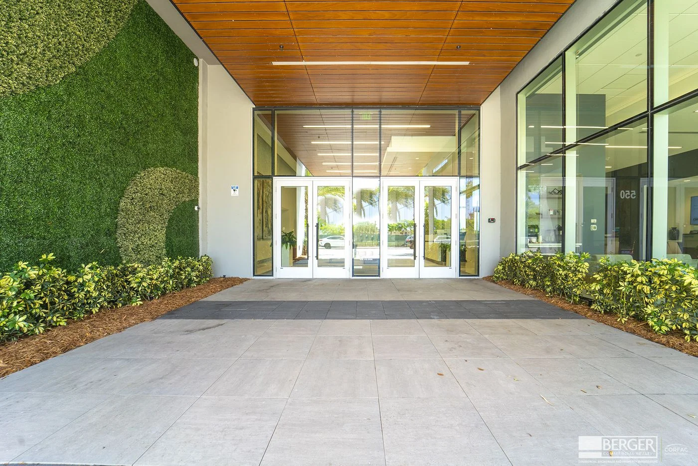 Photo 3 of 550 S Andrews Ave, Fort Lauderdale, FL 33301