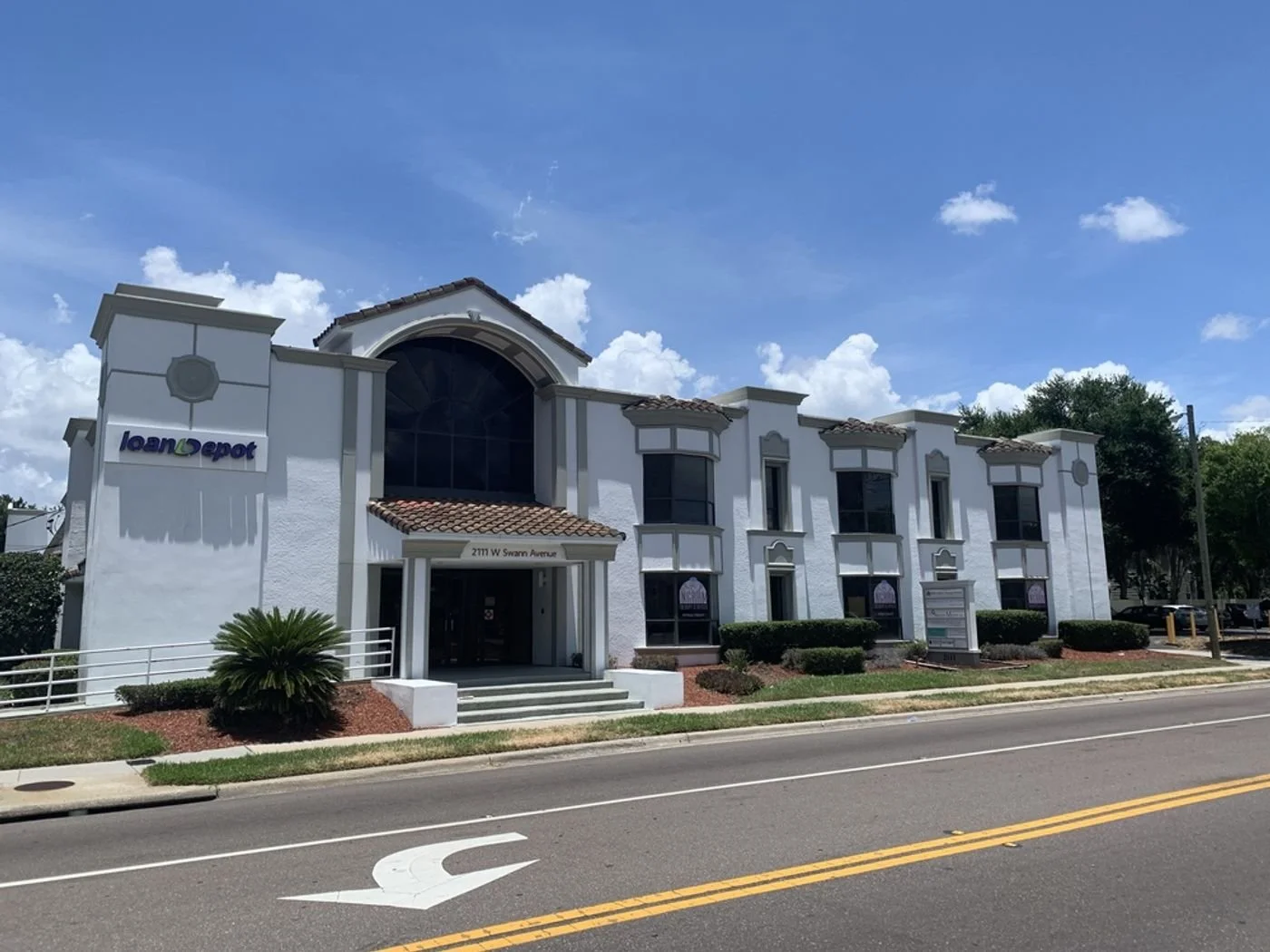 Photo-2 of 2111 W Swann Ave, Tampa, FL 33606