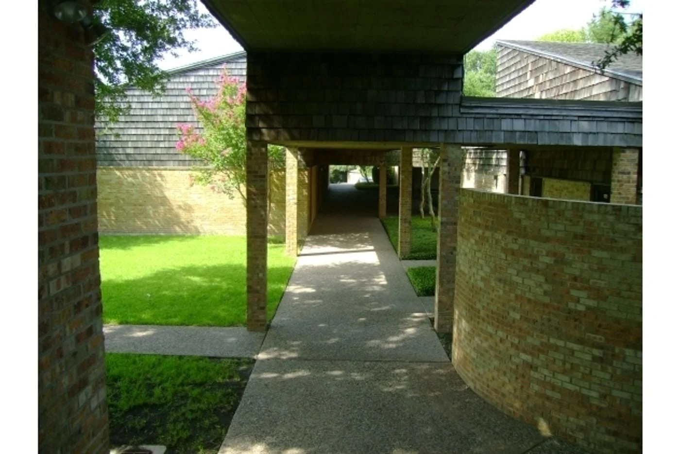 Photo 2 of 2027 S 61st St, Temple, TX 76504