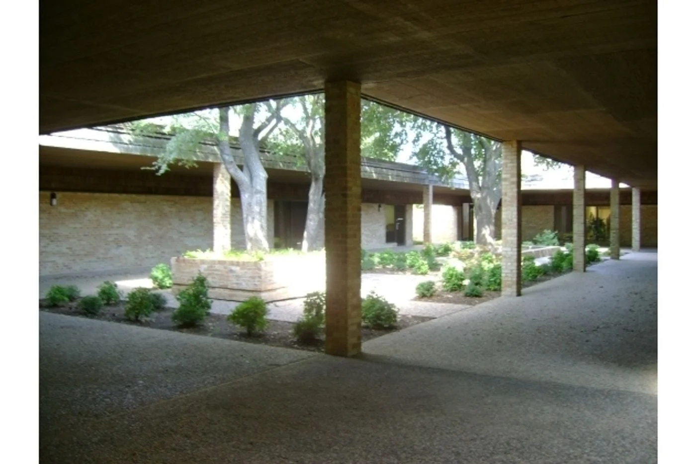 Photo 3 of 2027 S 61st St, Temple, TX 76504