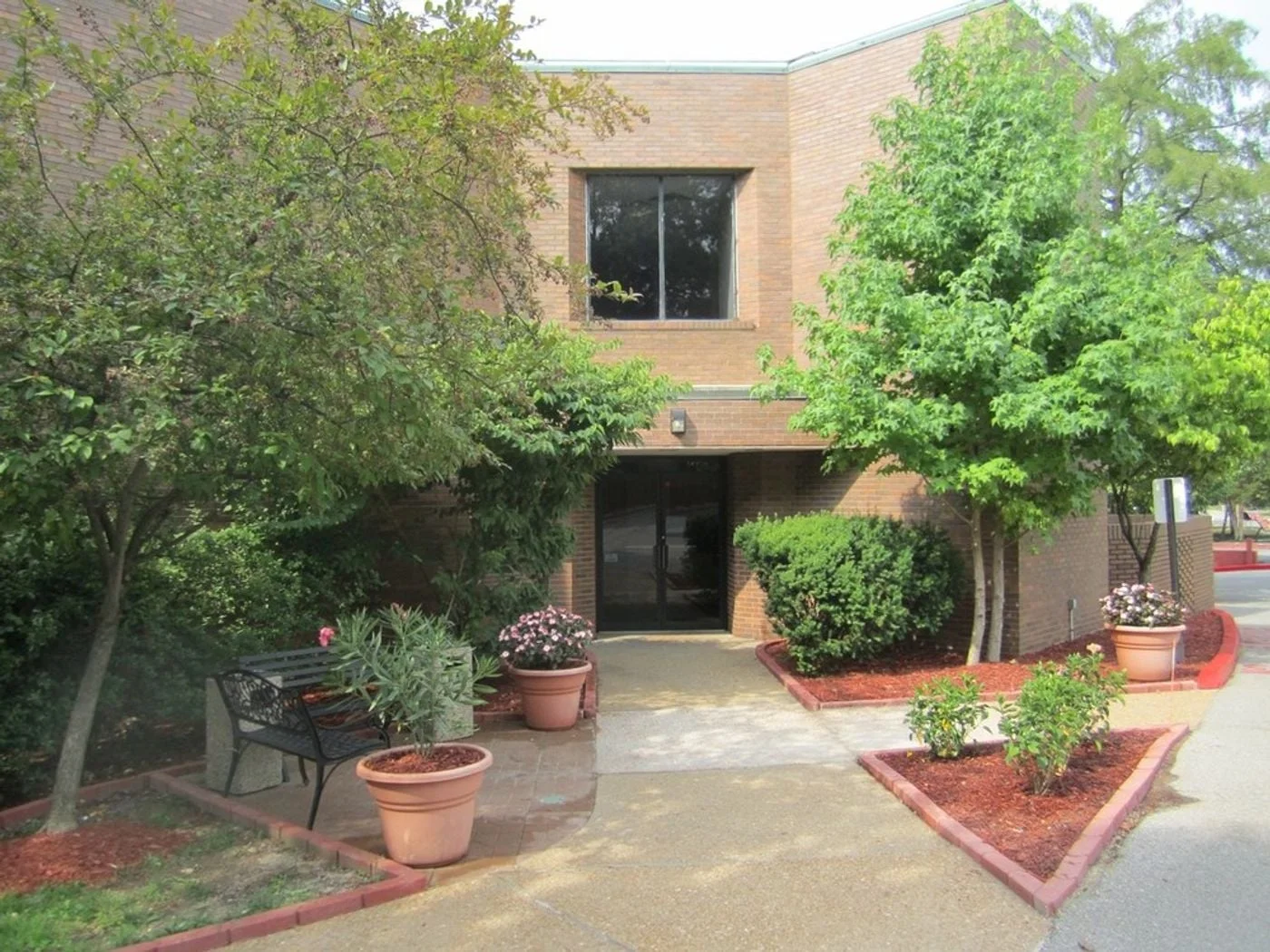 Photo 2 of 12166 Old Big Bend Rd, Saint Louis, MO 63122