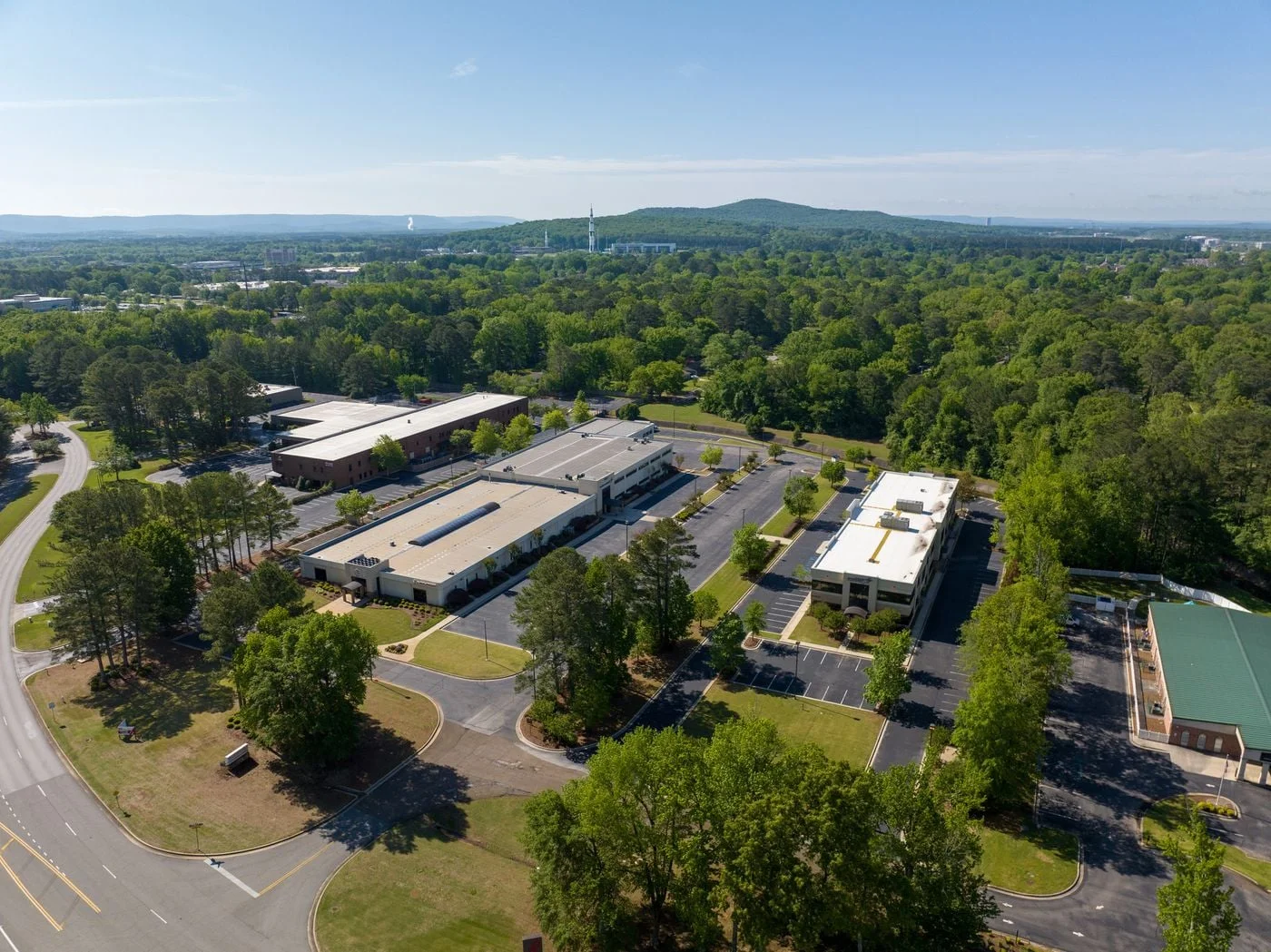 Photo 2 of 5025 Bradford Dr NW, Huntsville, AL 35805