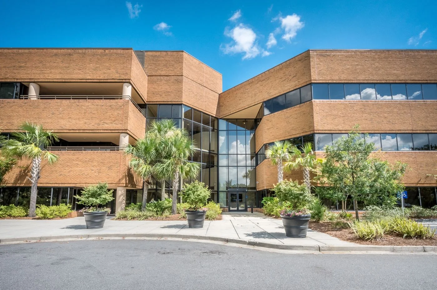 Photo 3 of 4975 Lacross Rd, North Charleston, SC 29406