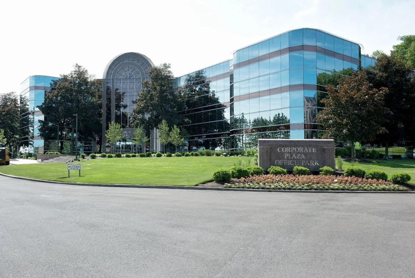 Photo 2 of 6450-6480 S Rockside Woods, Independence, OH 44131