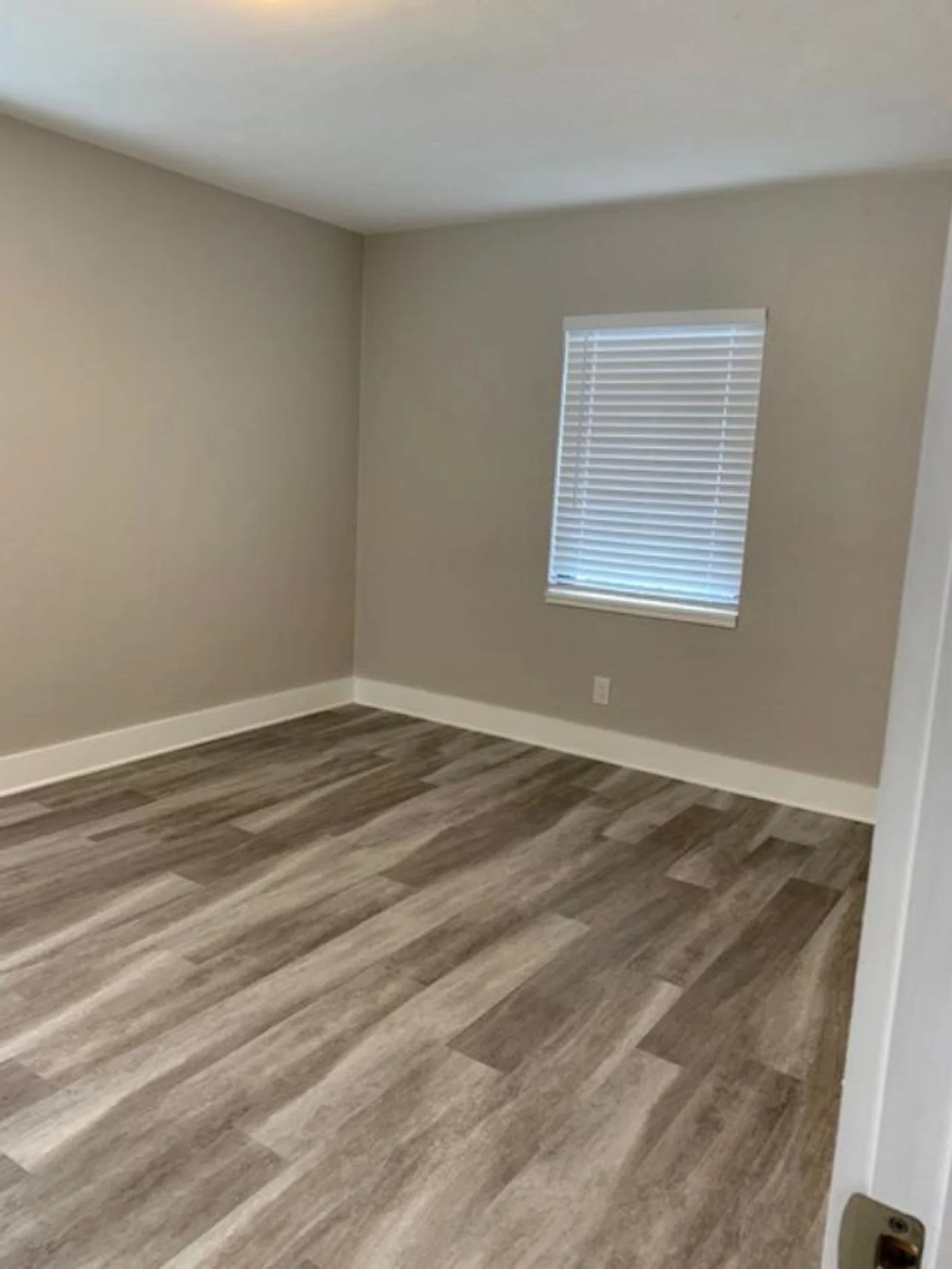 Photo 3 of 6601 1st Ave N, Saint Petersburg, FL 33710