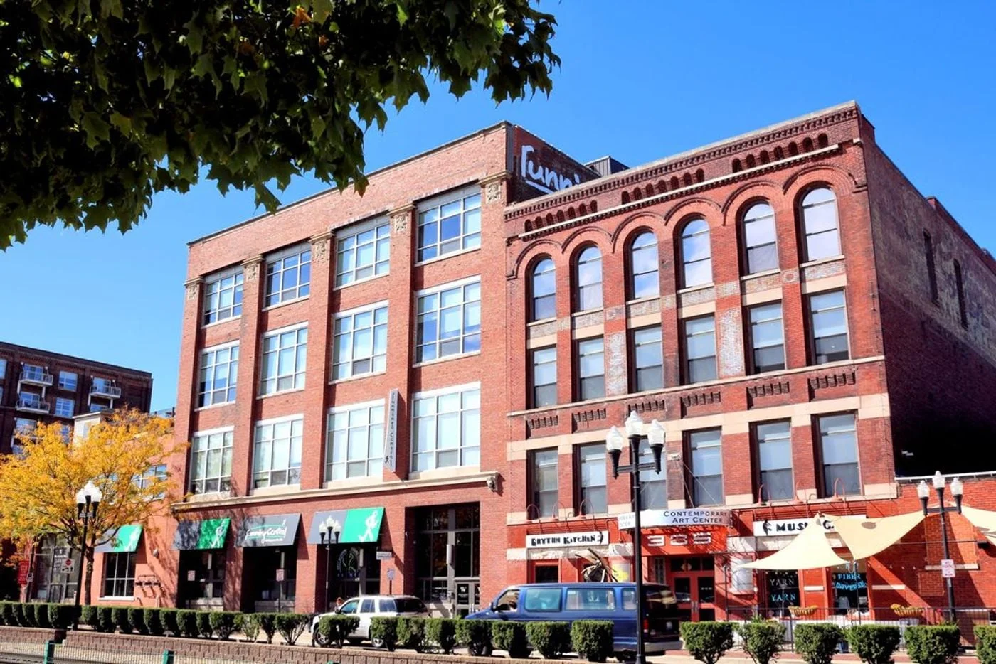 Photo 1 of 311 SW Water St, Peoria, IL 61602