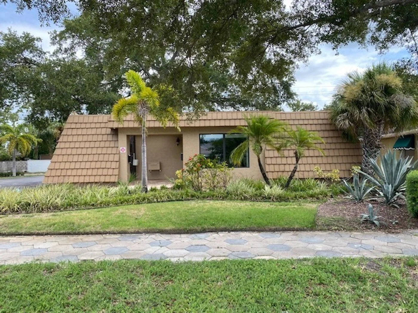 Photo-2 of 4422 Central Ave, Saint Petersburg, FL 33711