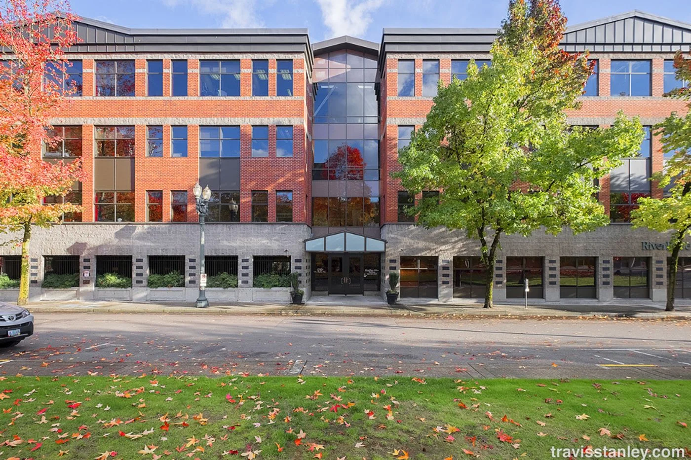 Photo 1 of 1750 S Harbor Way, Portland, OR 97201