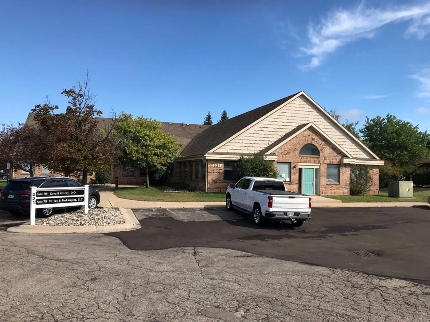 Photo 1 of 231 W Lake Lansing Rd, East Lansing, MI 48823