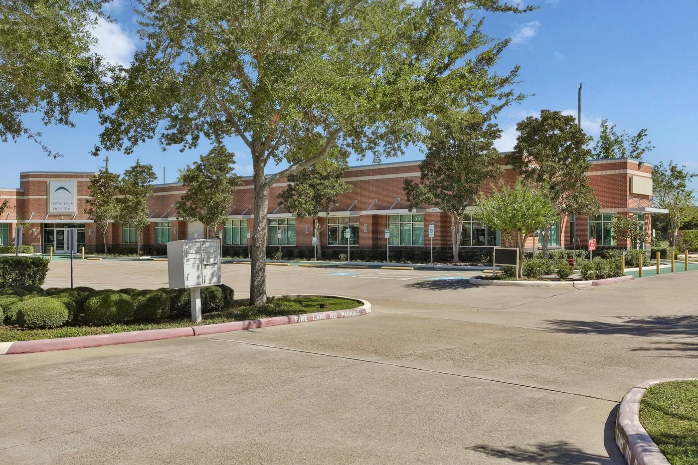 Photo 2 of 202 N Texas Ave, Webster, TX 77598