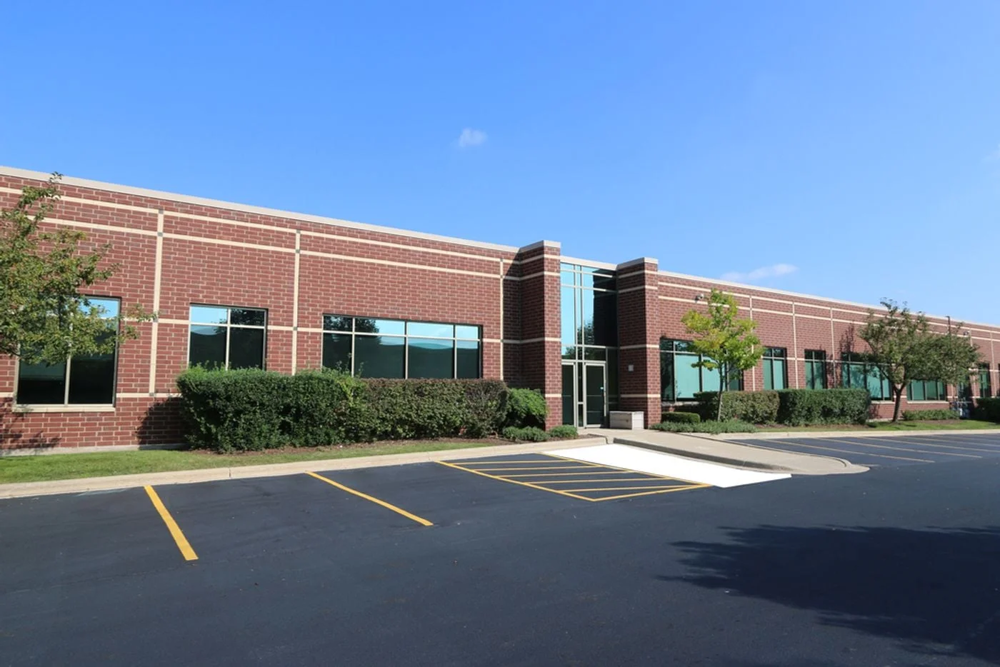 Photo 2 of 7125 Janes Ave, Woodridge, IL 60517