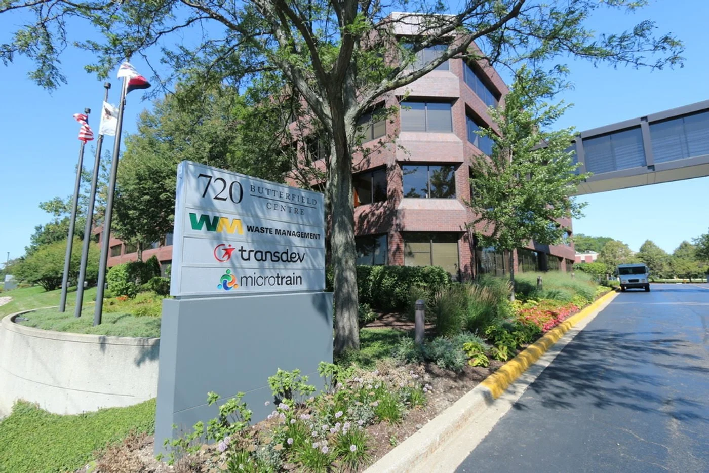 Photo 3 of 720 E Butterfield Rd, Lombard, IL 60148