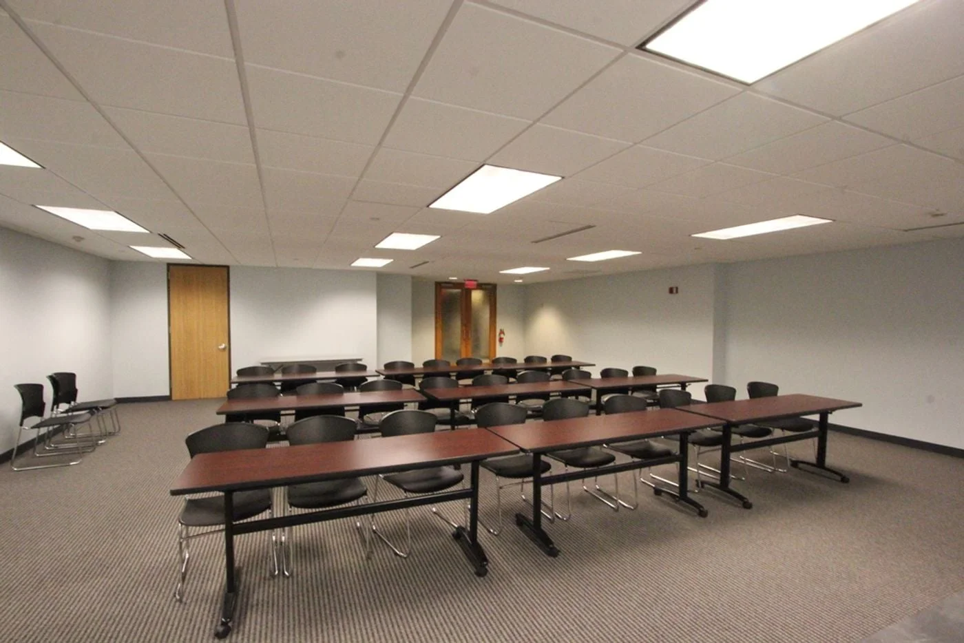 Photo 2 of 18W200 22nd St, Oakbrook Terrace, IL 60181