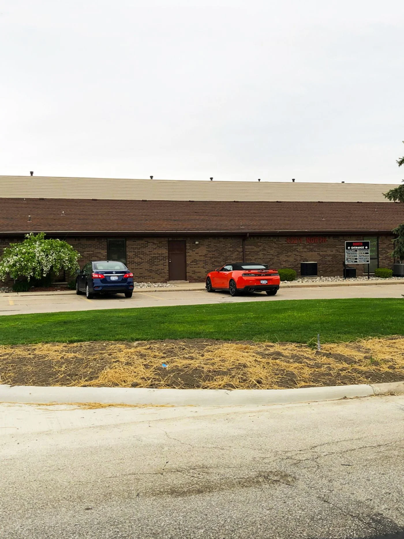 Photo 3 of 43211 Dalcoma Dr, Clinton Township, MI 48038