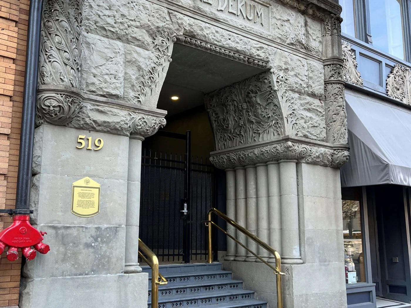 Photo 3 of 519 SW 3rd Ave, Portland, OR 97204