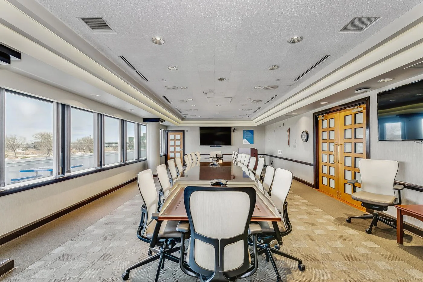 Photo 3 of 8200 E Thorn Dr, Wichita, KS 67226