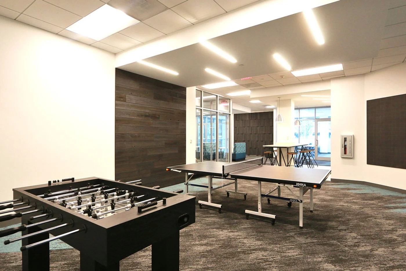 Photo 2 of 5500 Pearl St, Rosemont, IL 60018