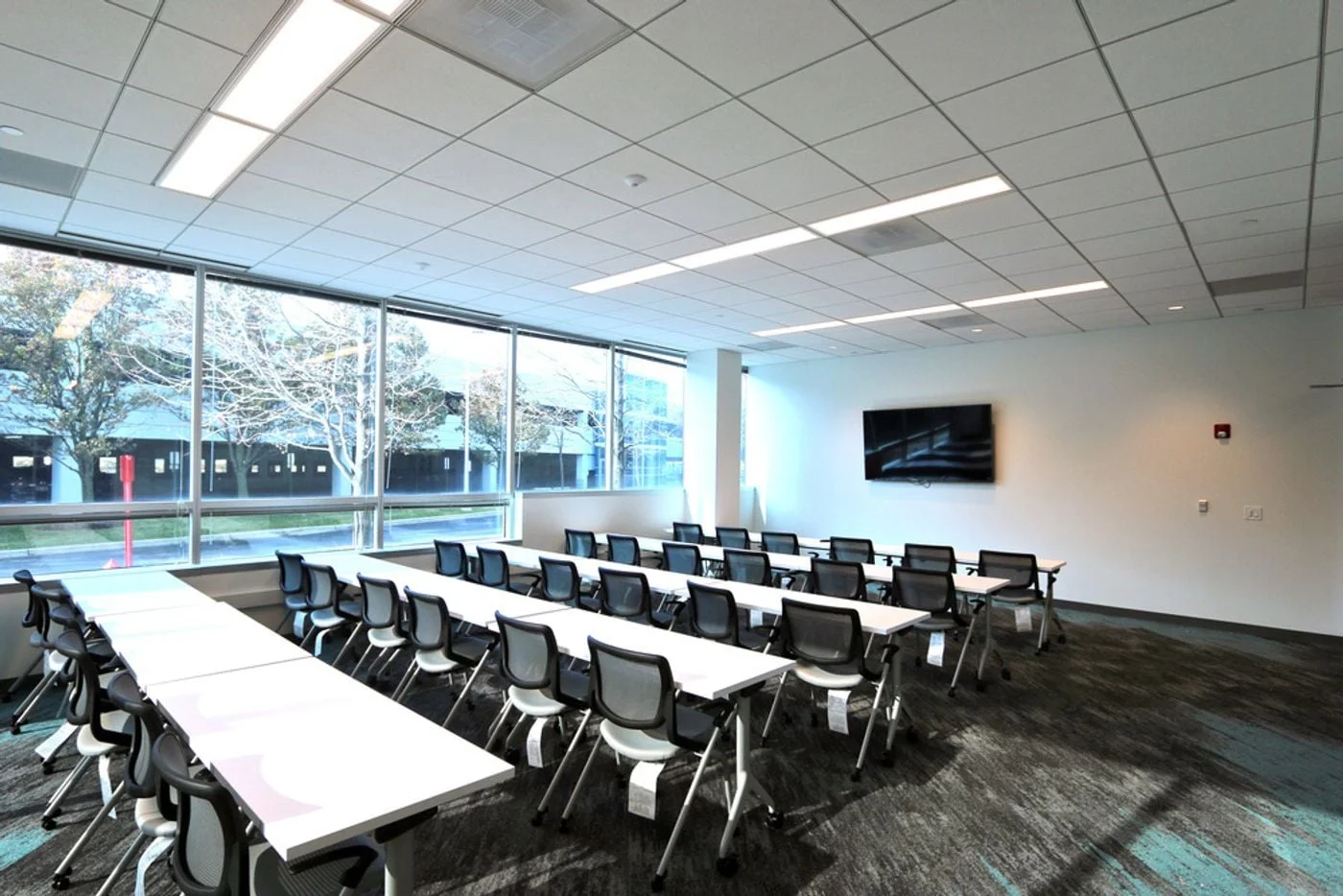 Photo 3 of 5500 Pearl St, Rosemont, IL 60018