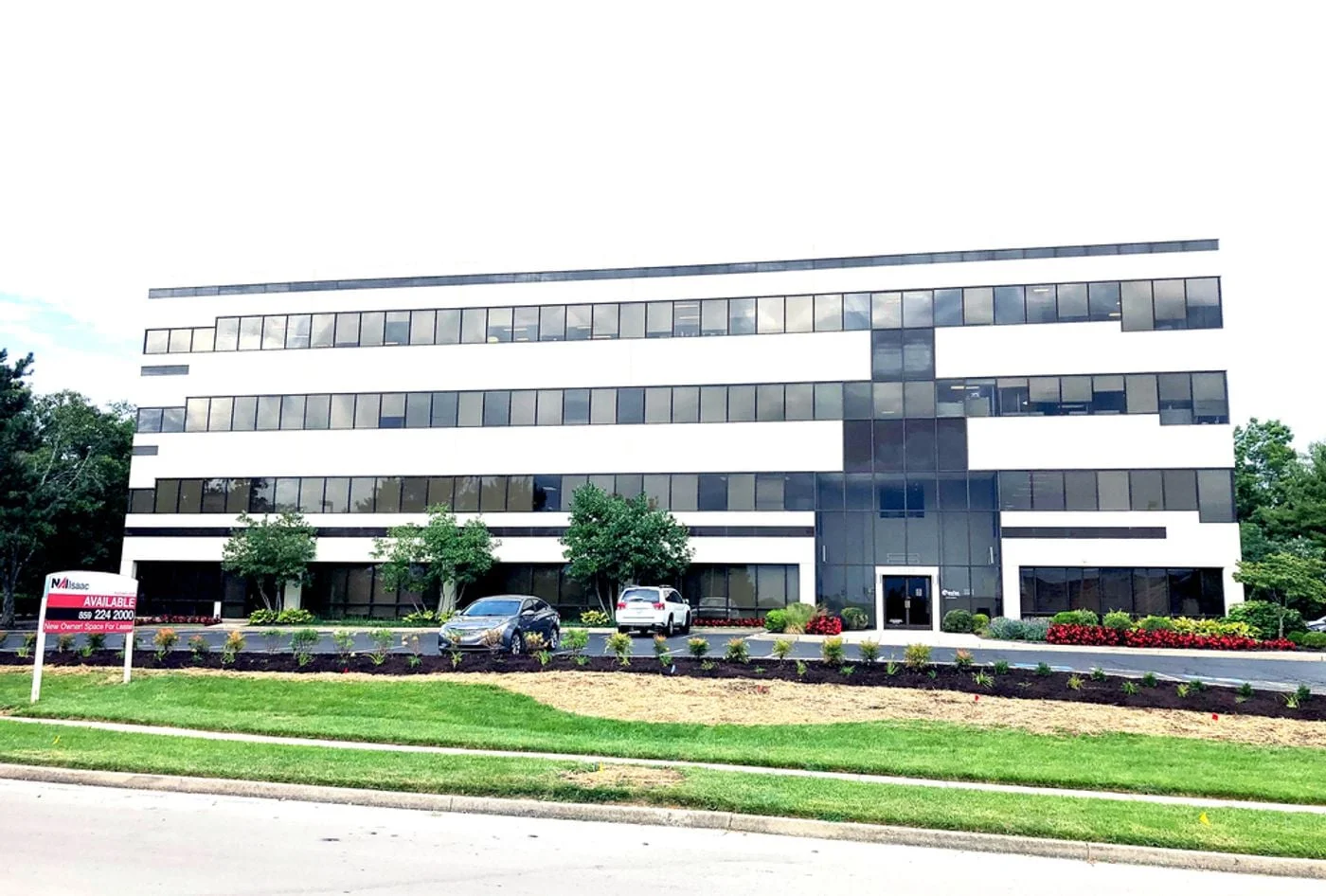 Photo 2 of 2285 Executive Dr, Lexington, KY 40505