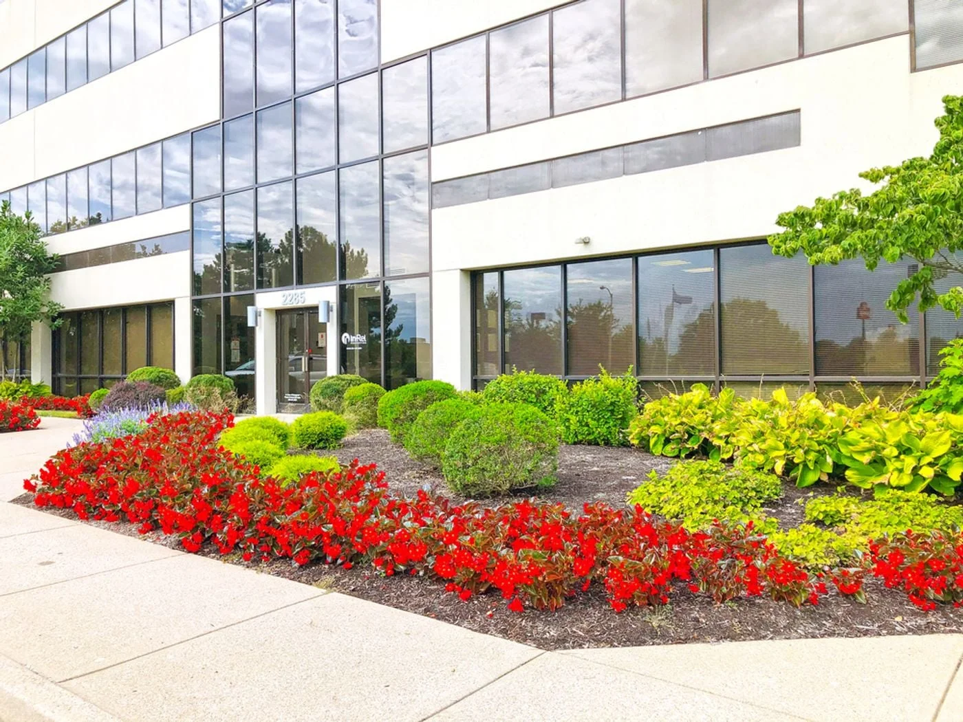 Photo 3 of 2285 Executive Dr, Lexington, KY 40505