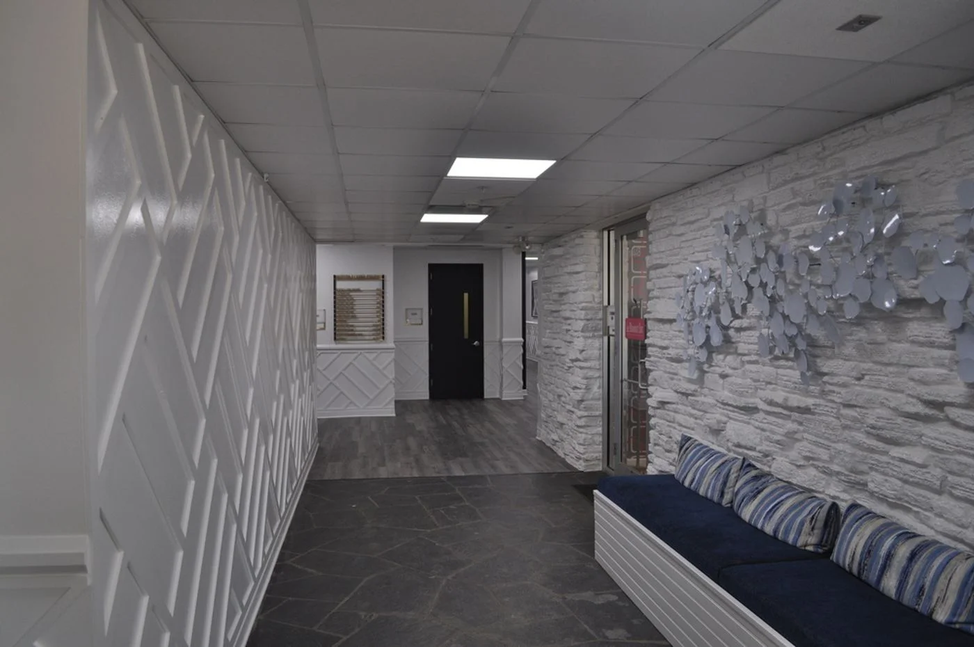 Photo 3 of 1044 N Western Ave, Lake Forest, IL 60045