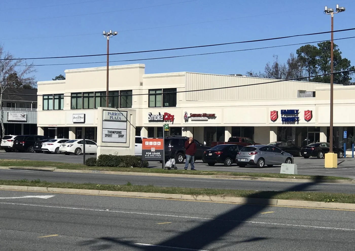 Photo 3 of 42 W Montgomery Cross Rd, Savannah, GA 31406