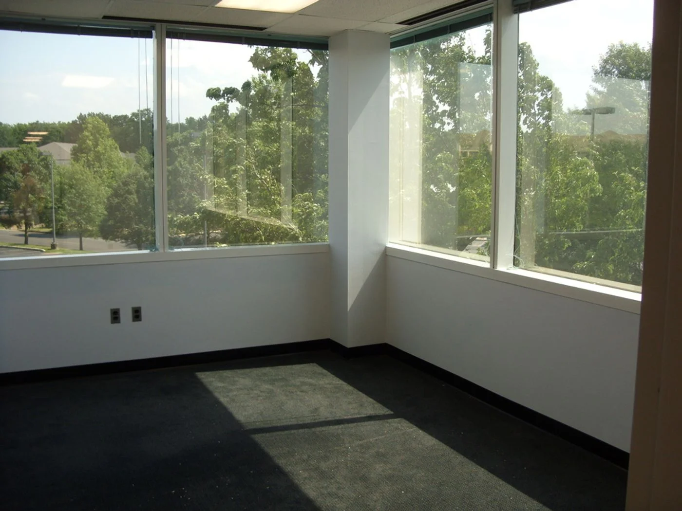 Photo-3 of 1000 Crawford Pl, Mount Laurel, NJ 08054