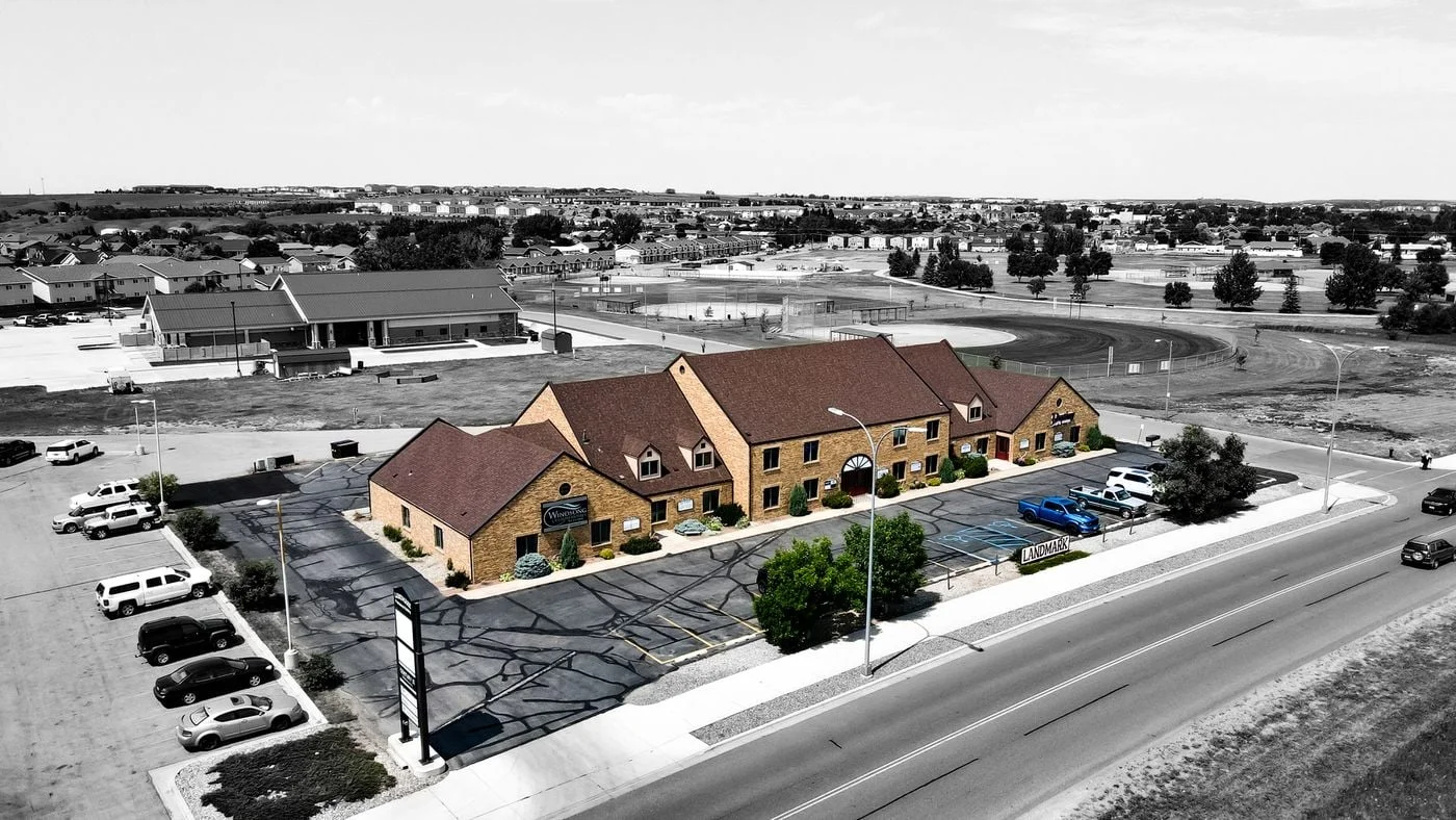 Photo 2 of 1411 W Dakota Pkwy, Williston, ND 58801