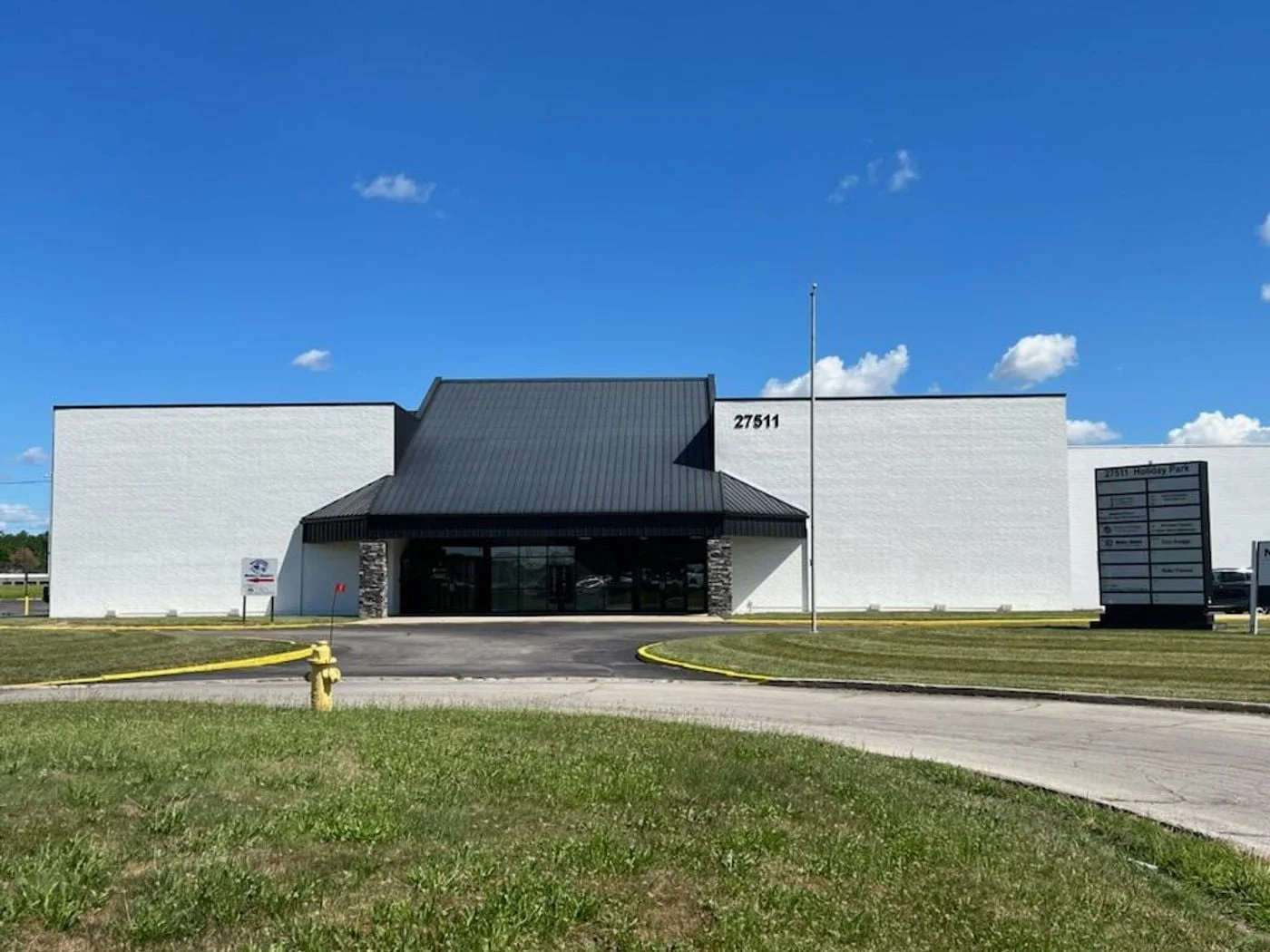 Photo 1 of 27511 Holiday Ln, Perrysburg, OH 43551