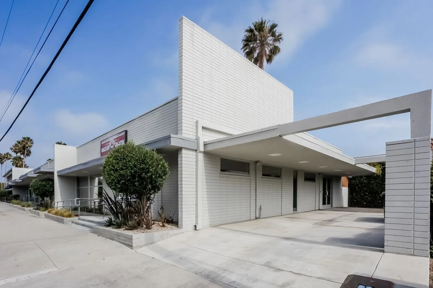 Photo 2 of 23676-23712 Malibu Rd, Malibu, CA 90265