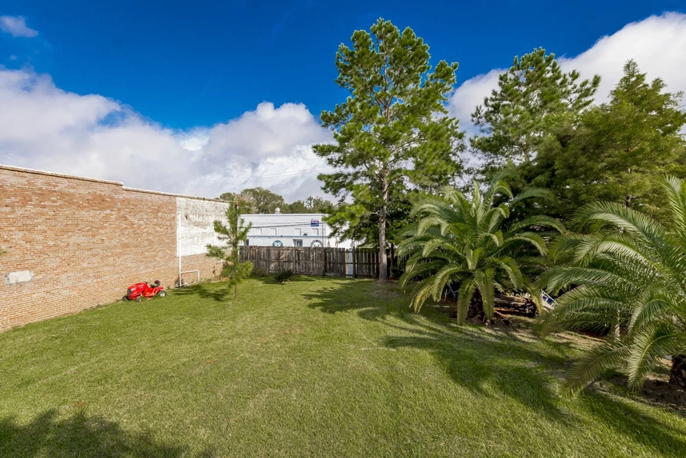 Photo 2 of 1952 North St, Baton Rouge, LA 70802