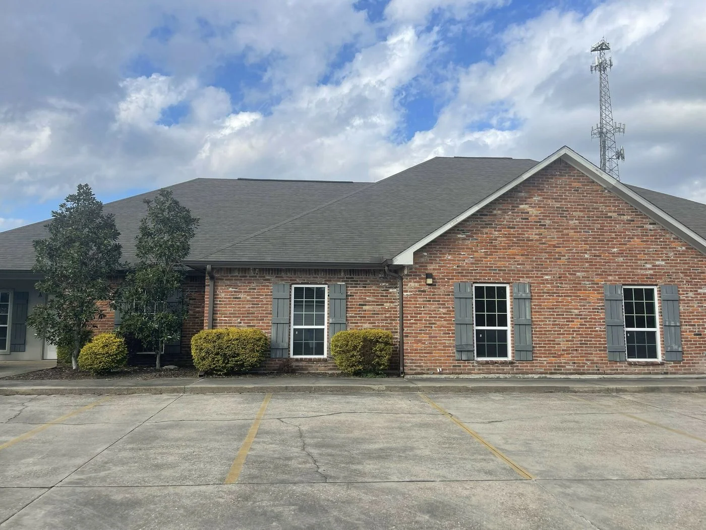 Photo 2 of 3975 Oneal Ln, Baton Rouge, LA 70816