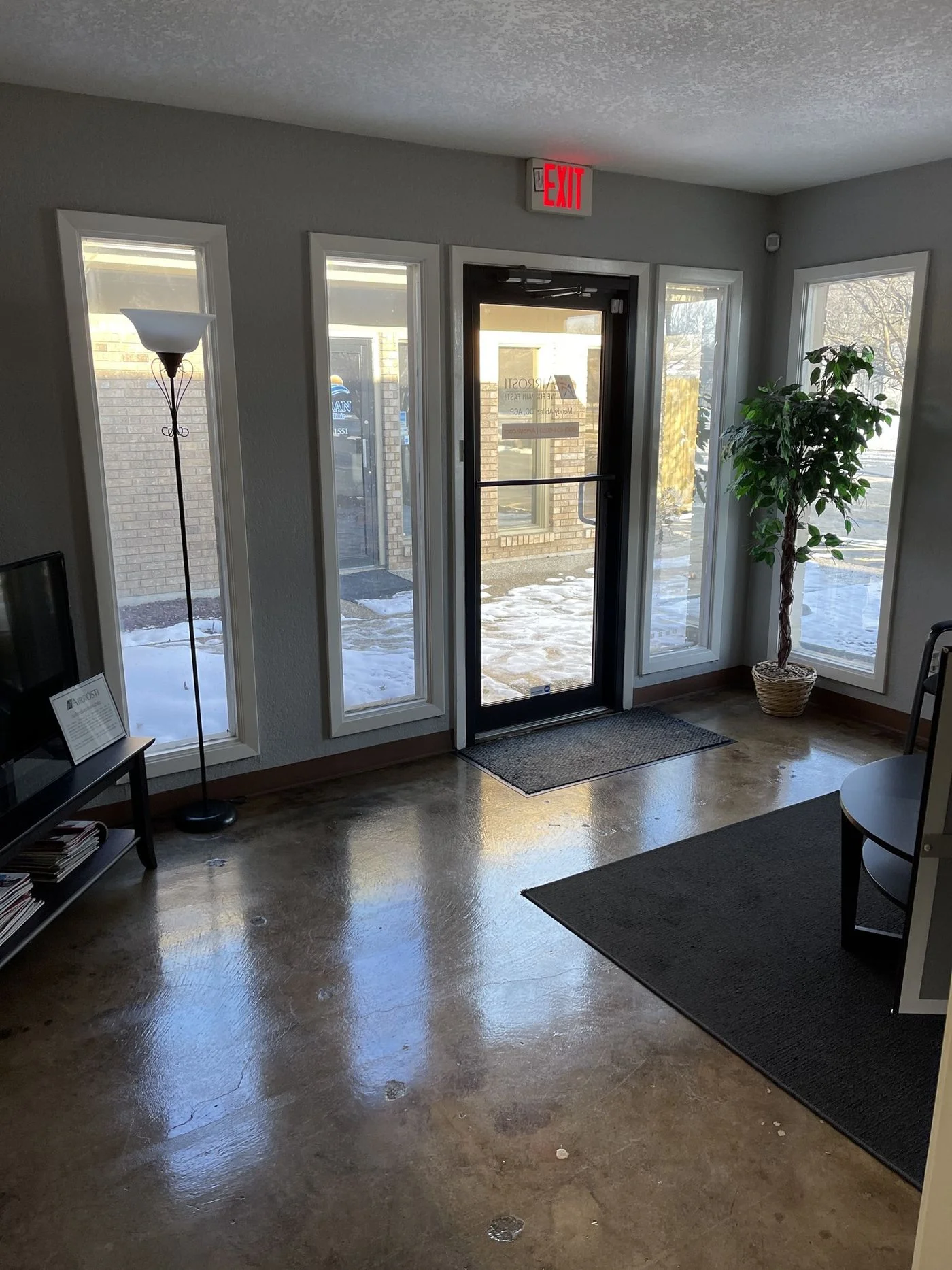 Photo 3 of 6138 Walraven Cir, Fort Worth, TX 76133