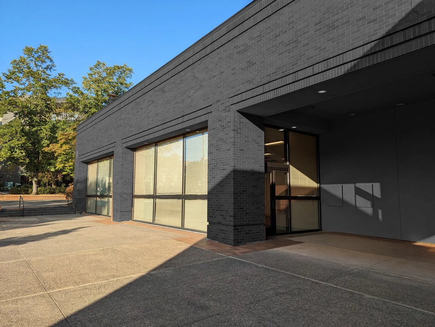 Photo 2 of 805 Broadway St, Vancouver, WA 98660