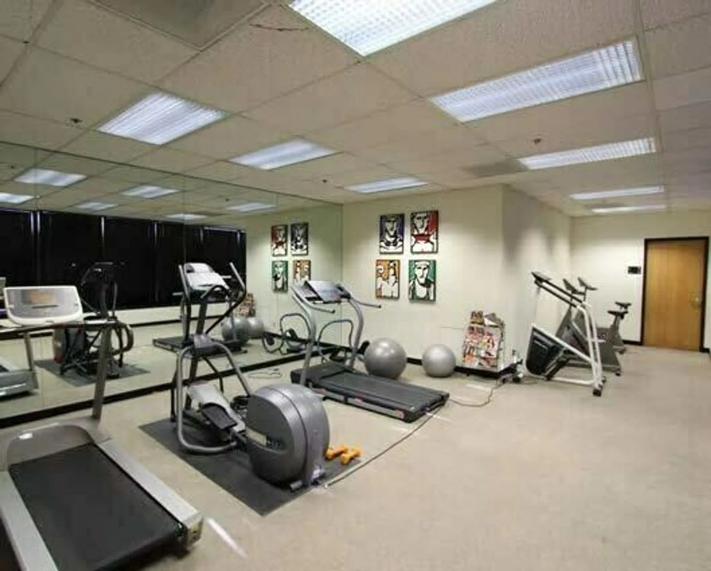 Photo 3 of 4010 Watson Plaza Dr, Lakewood, CA 90712