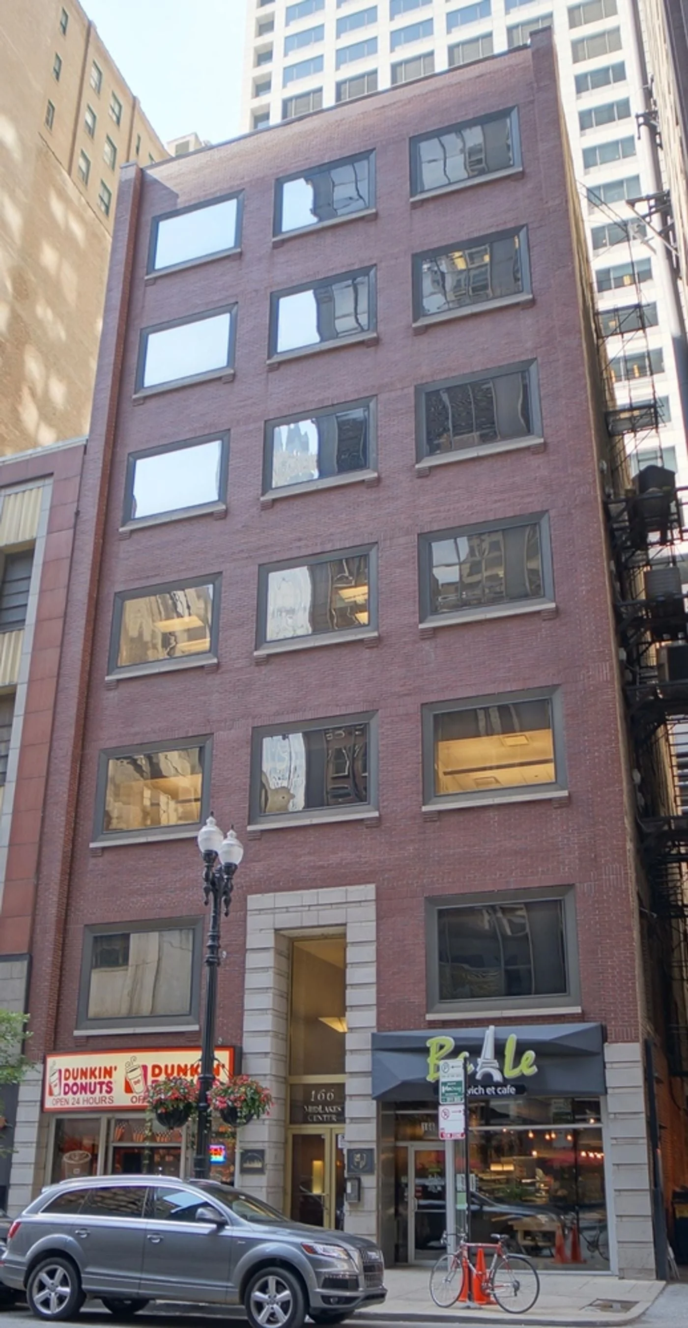 Photo 1 of 166 W Washington St, Chicago, IL 60602