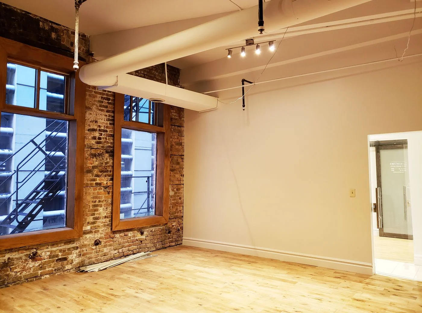 Photo 2 of 166 W Washington St, Chicago, IL 60602