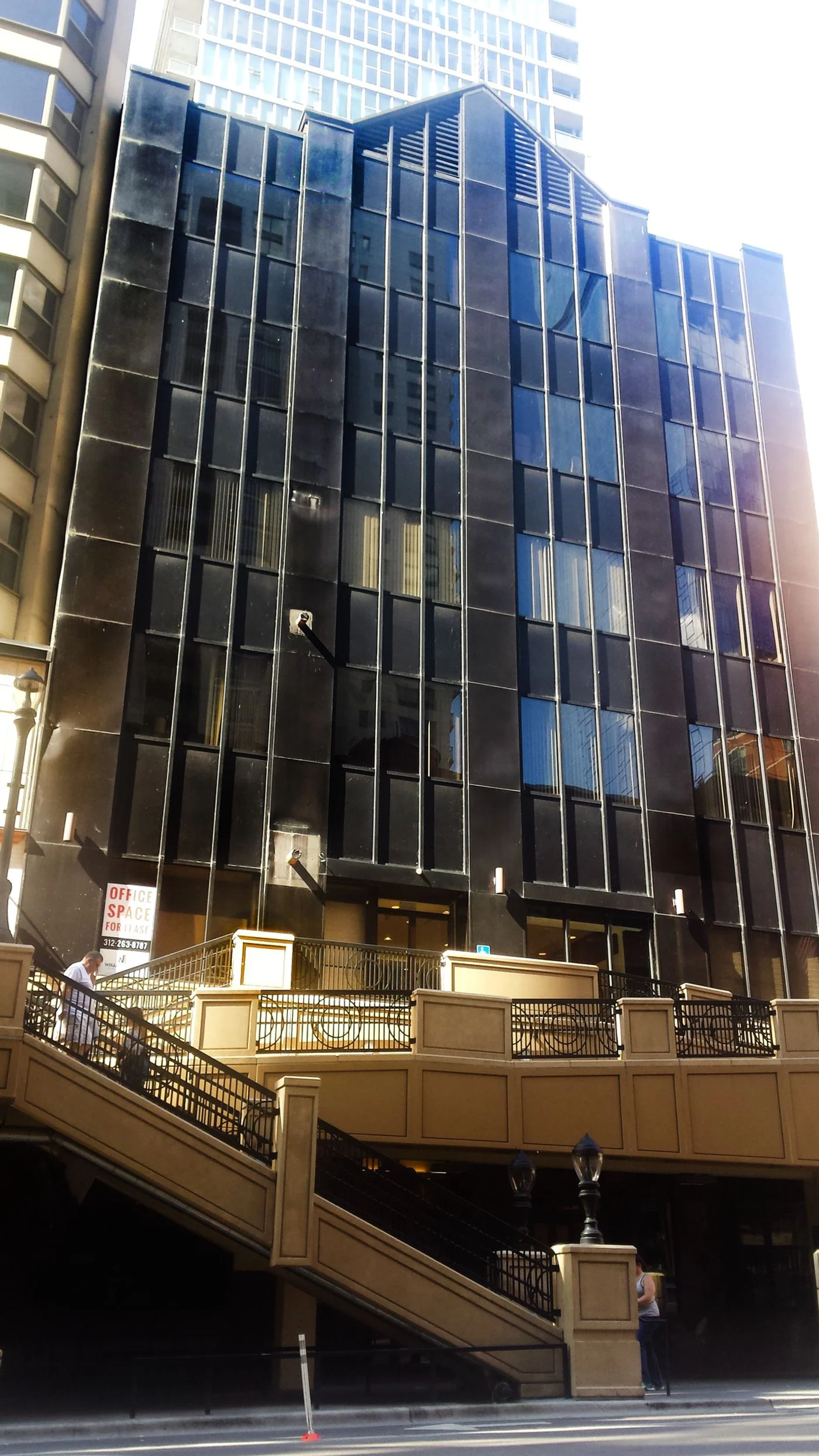 Photo 1 of 160 E Grand Ave, Chicago, IL 60611