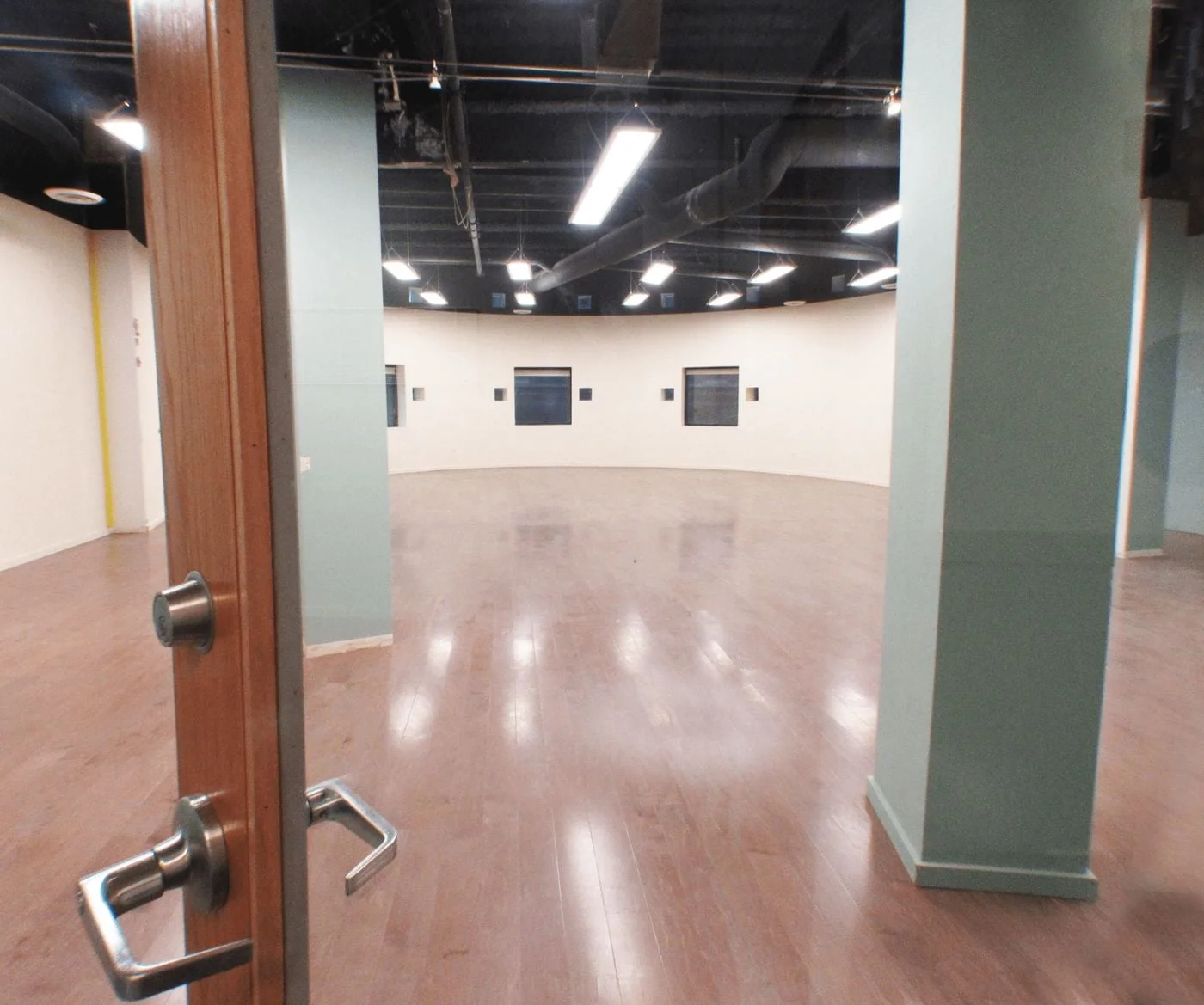 Photo 2 of 850 S Wabash Ave, Chicago, IL 60605