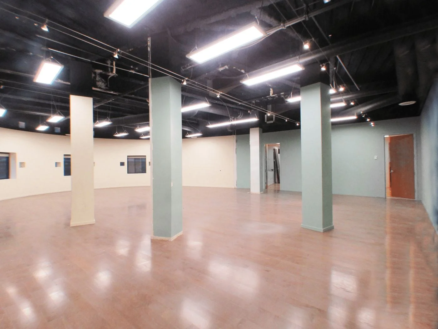 Photo 3 of 850 S Wabash Ave, Chicago, IL 60605