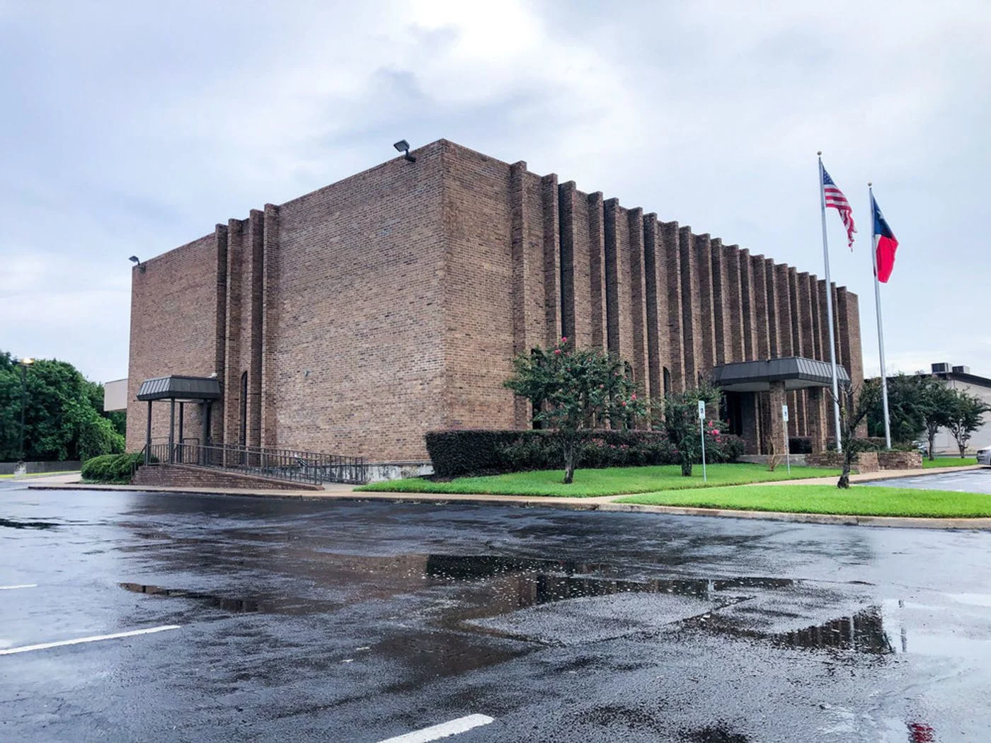 Photo 2 of 13301 East Fwy, Houston, TX 77015